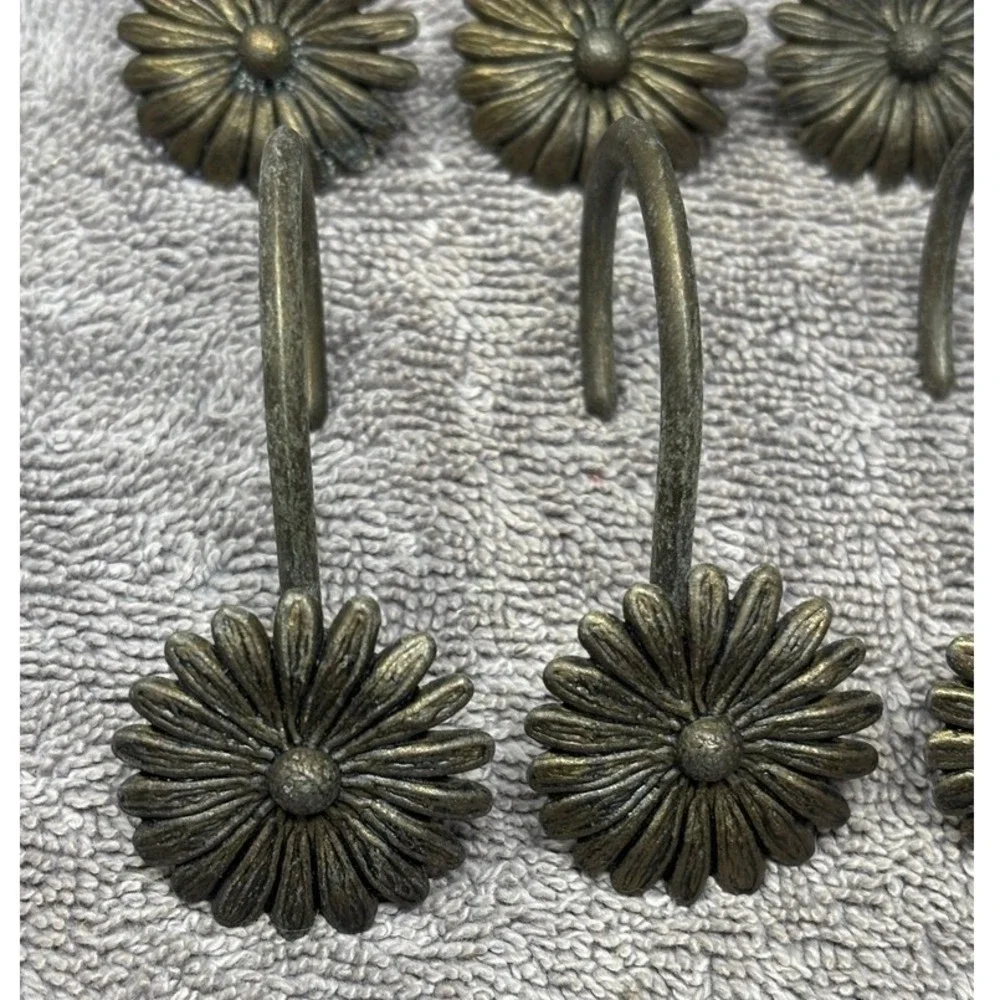 Vintage Floral Daisy Shower Curtain Rings Bronze Tone Metal Set of 12